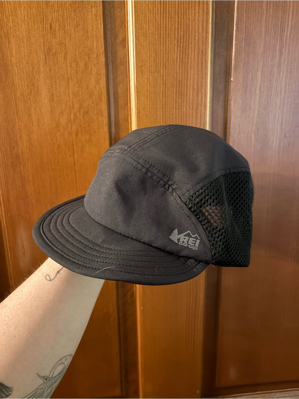 REI Black Hat